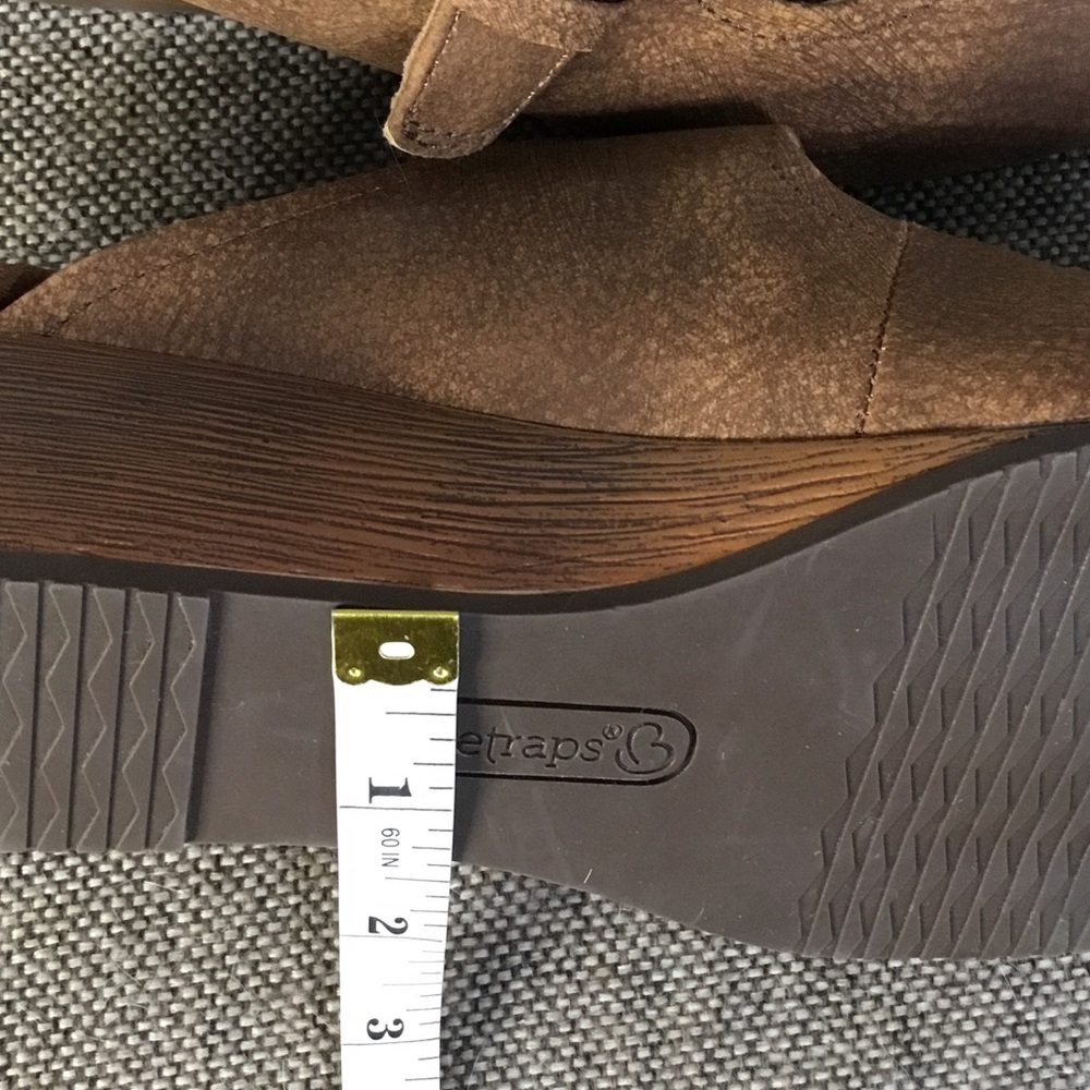 Bare traps Luna Mary Janes in a suede-like brown material, size 7 1/2M. - Picture 15 of 16